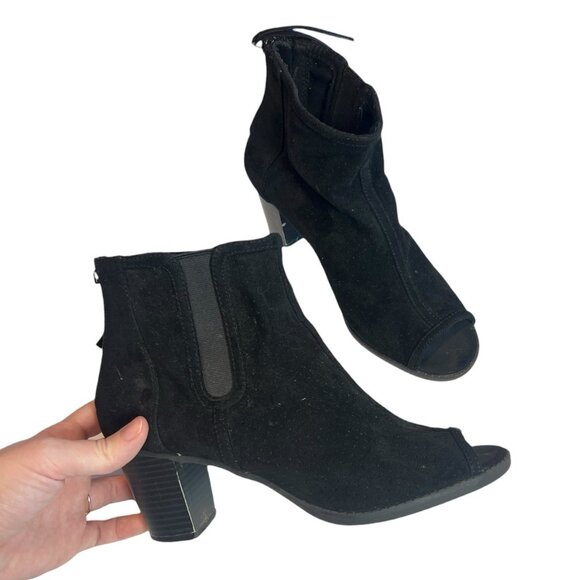 SM Women's Black Roster Fashion Bootie Black Peep Toe Zipper Chunky Heel 10M - Picture 2 of 5